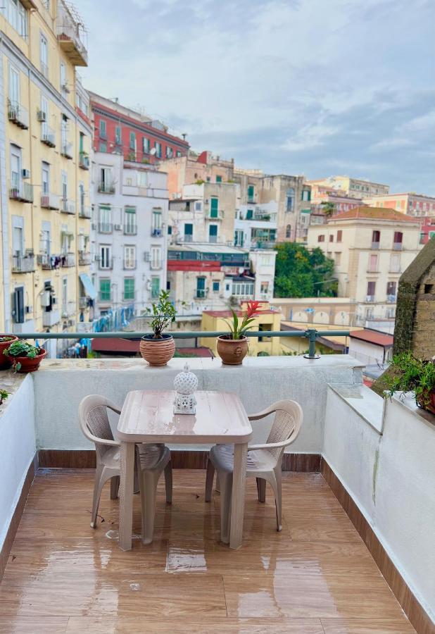 La Casa Di Marty Apartment เนเปิลส์ ภายนอก รูปภาพ
