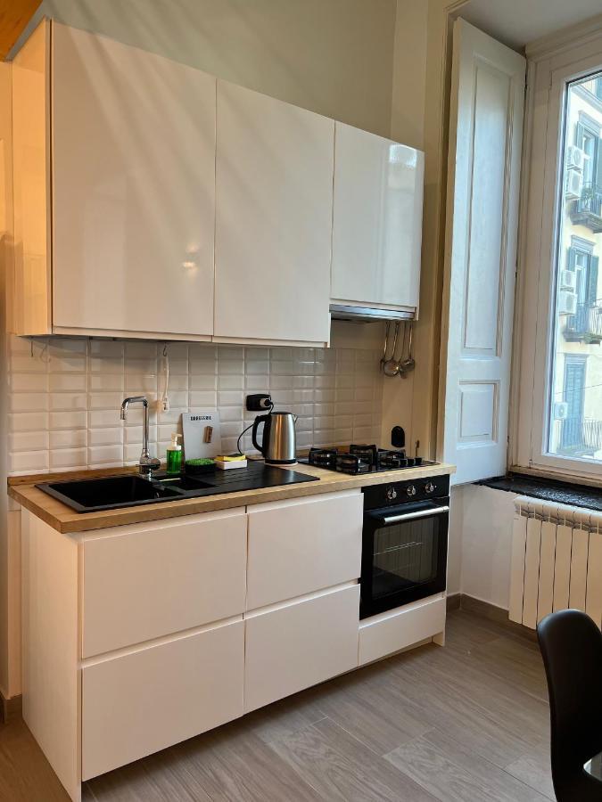 La Casa Di Marty Apartment เนเปิลส์ ภายนอก รูปภาพ