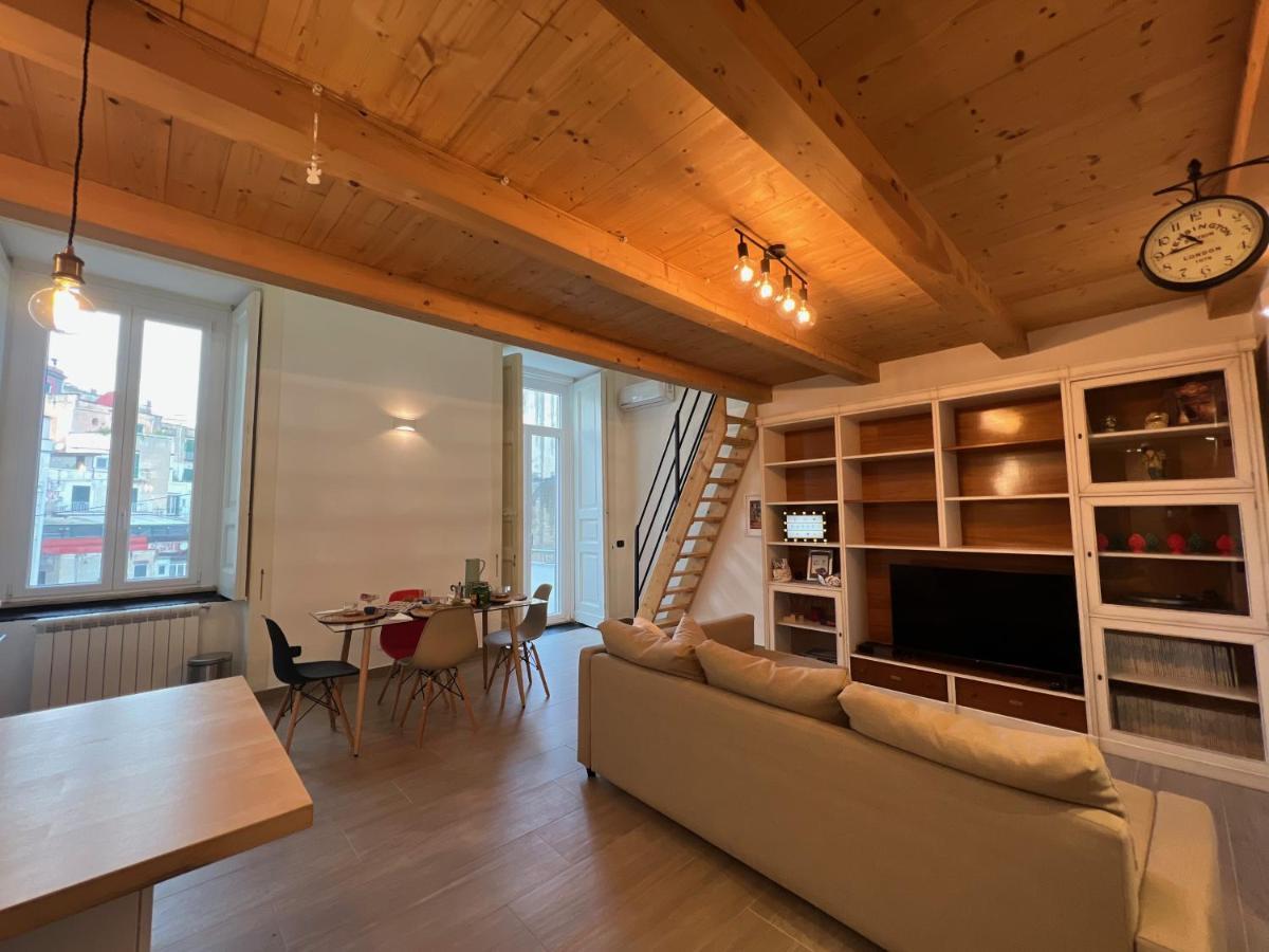 La Casa Di Marty Apartment เนเปิลส์ ภายนอก รูปภาพ
