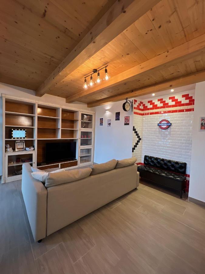 La Casa Di Marty Apartment เนเปิลส์ ภายนอก รูปภาพ
